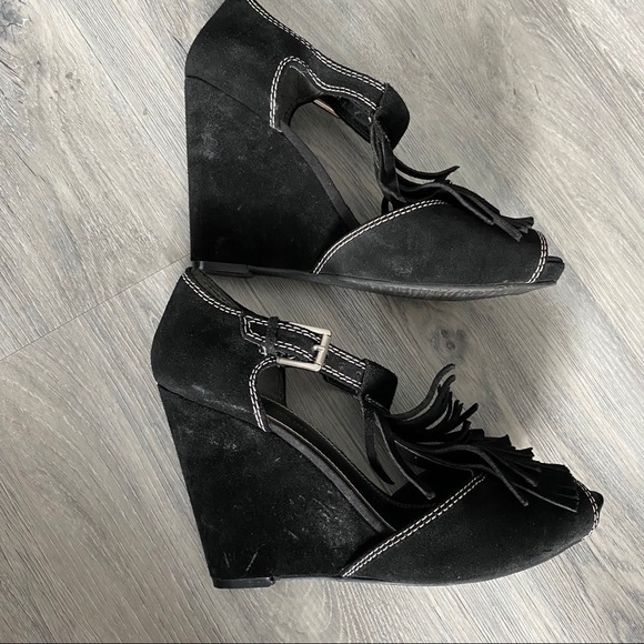 Enzo Angiolini Black Suede Fringe Wedges Shoes - Picture 10 of 16